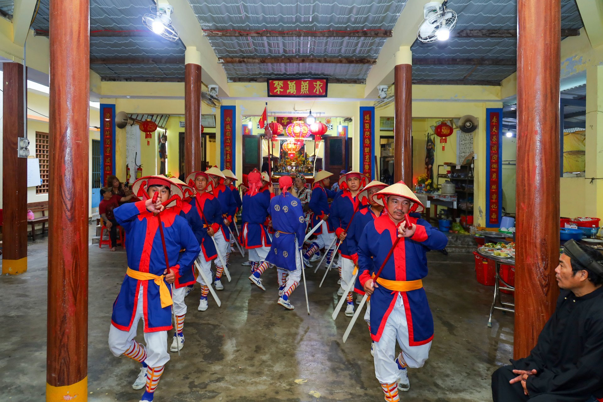 Lễ cầu ngư ở đình - lăng Trường Tây