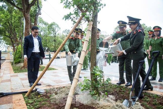 Tuổi trẻ công an Đắk Lắk khánh thành công trình thanh niên trên bản đồ số hóa ảnh 4