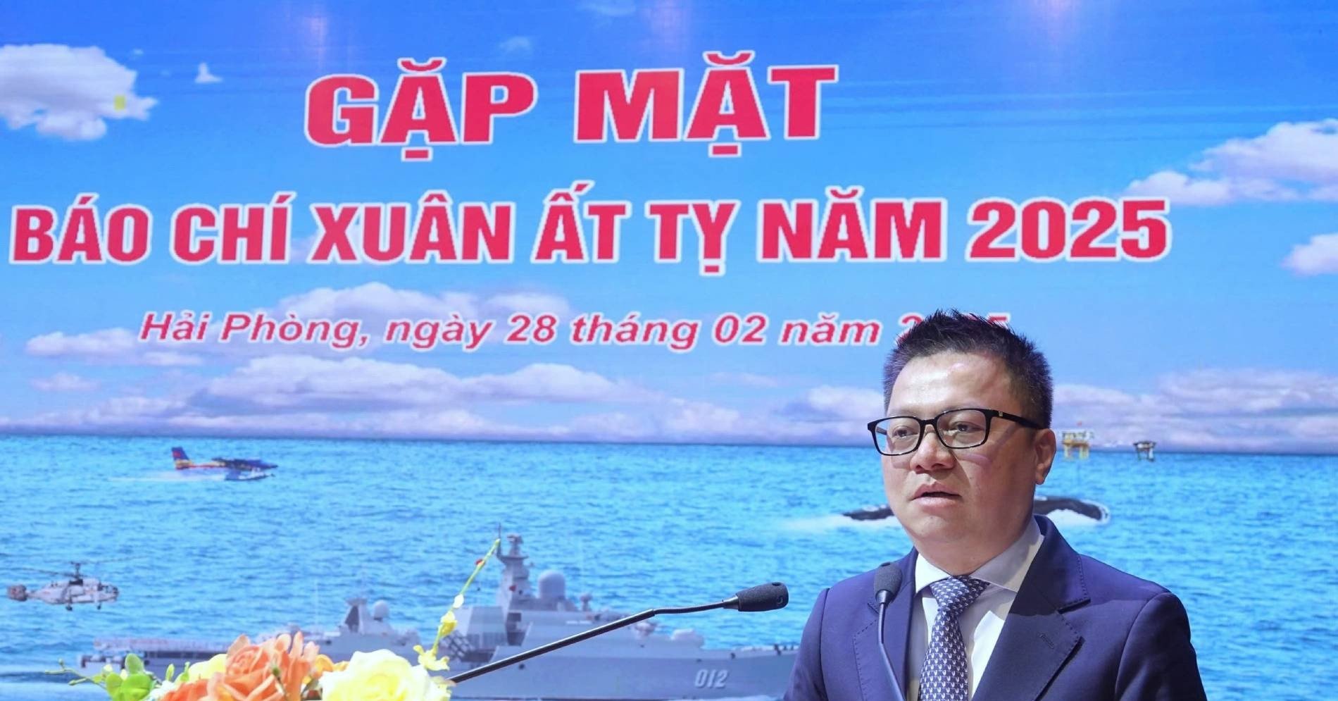 Press accompanies Navy to protect sea and island sovereignty