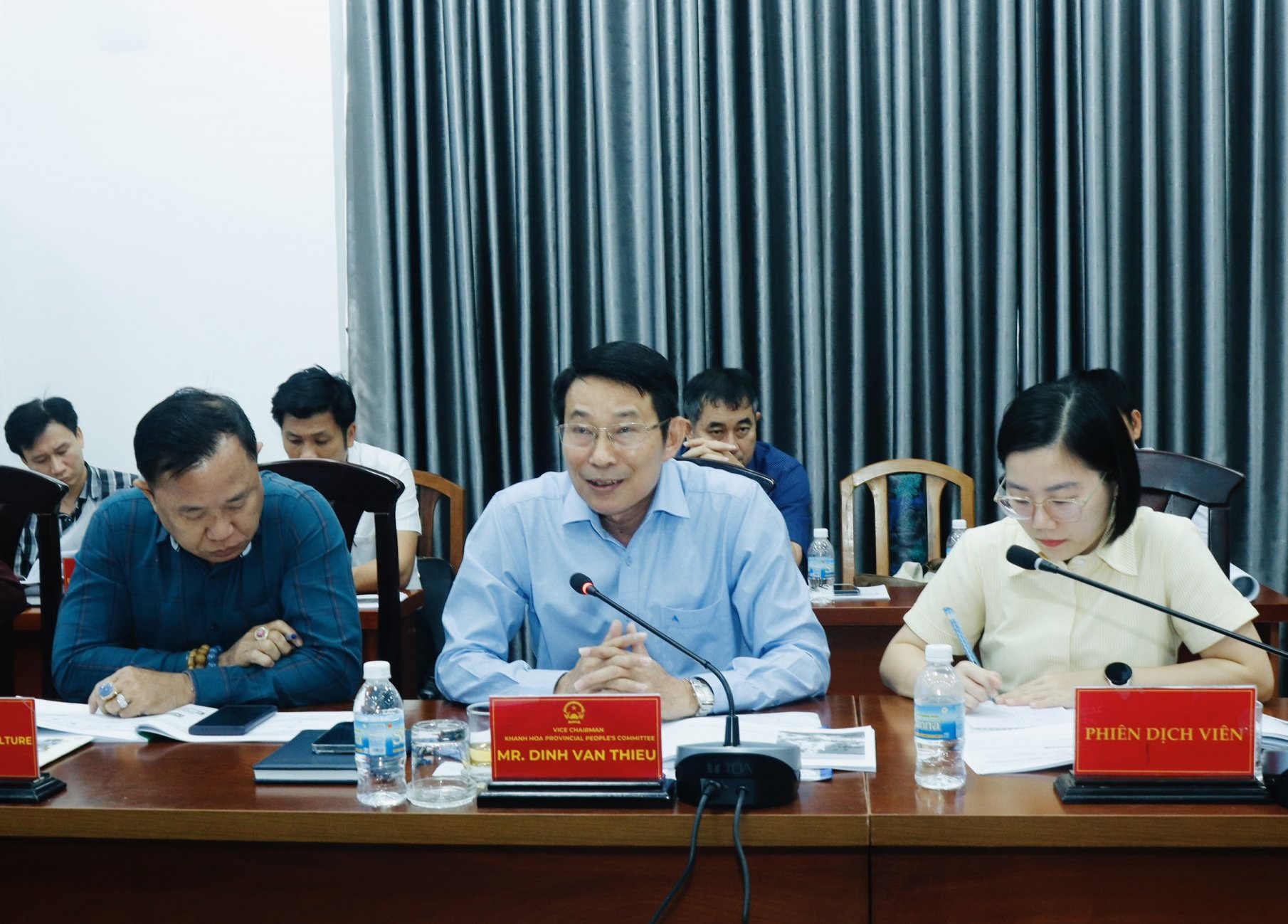 El vicepresidente del Comité Popular Provincial, Dinh Van Thieu, presidió la reunión.