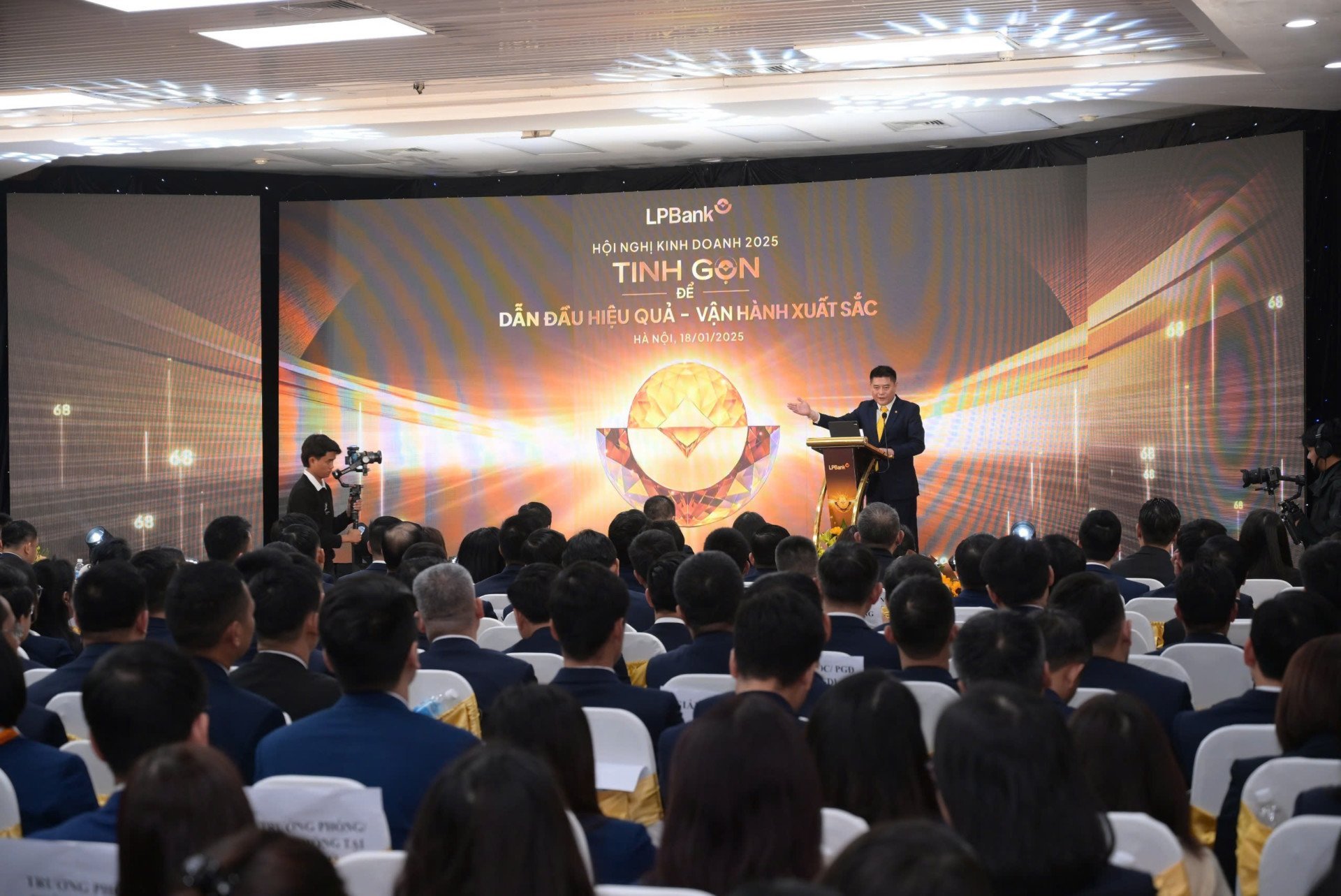 Mr. Nguyen Duc Thuy - Chairman of LPBank Board of Directors gave a speech at the Conference