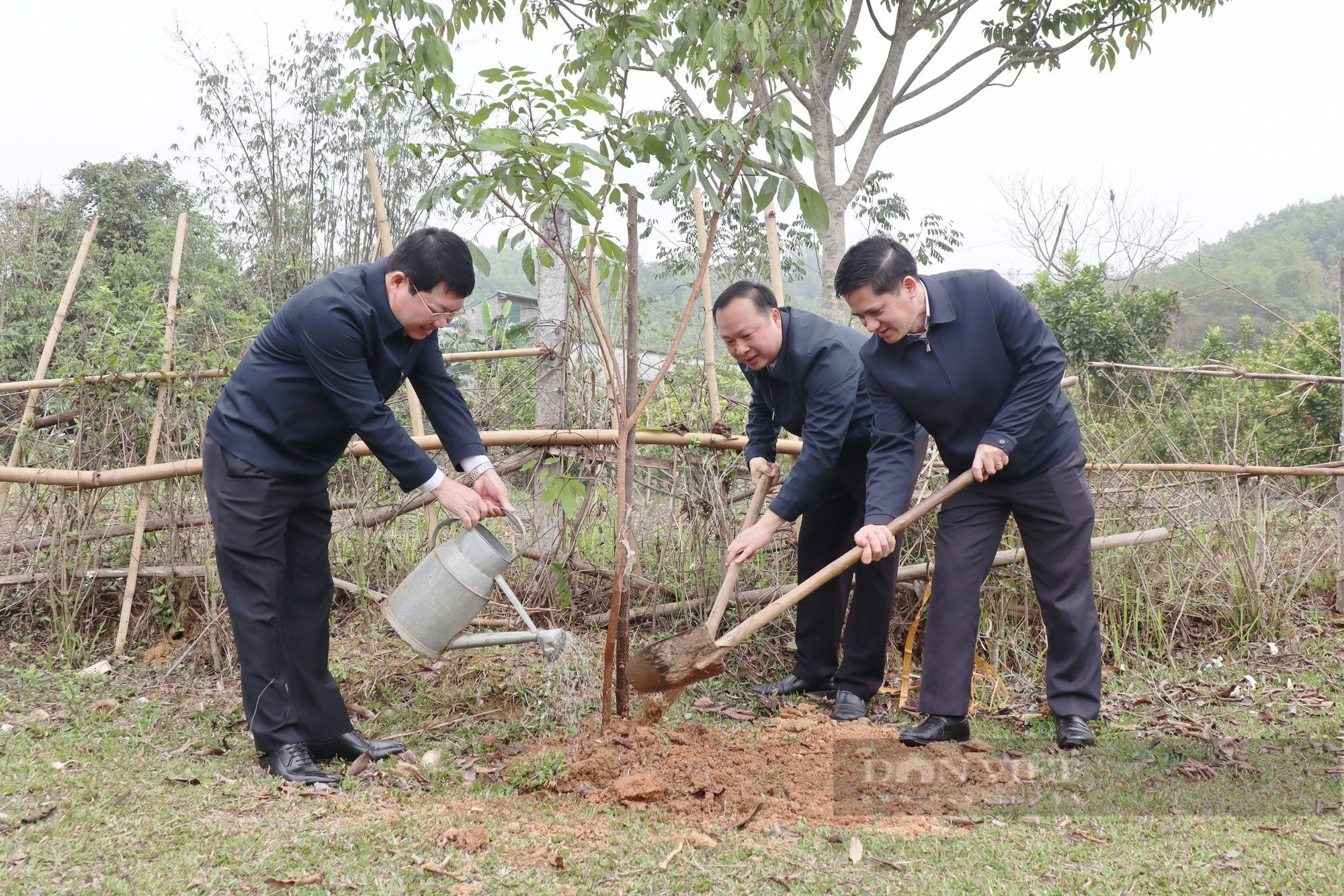 Hoà Bình: Phát động phong trào thi đua 