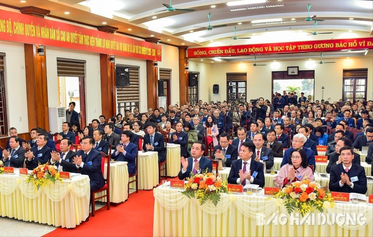 대회에 참석한 지방 지도자 및 대표들