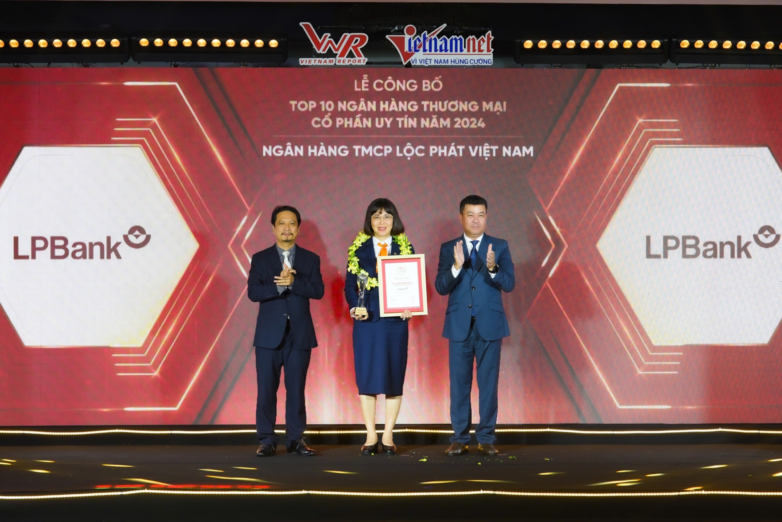 Affirmant sa position, Loc Phat Bank Vietnam (LPBank) est continuellement honorée de prix prestigieux.