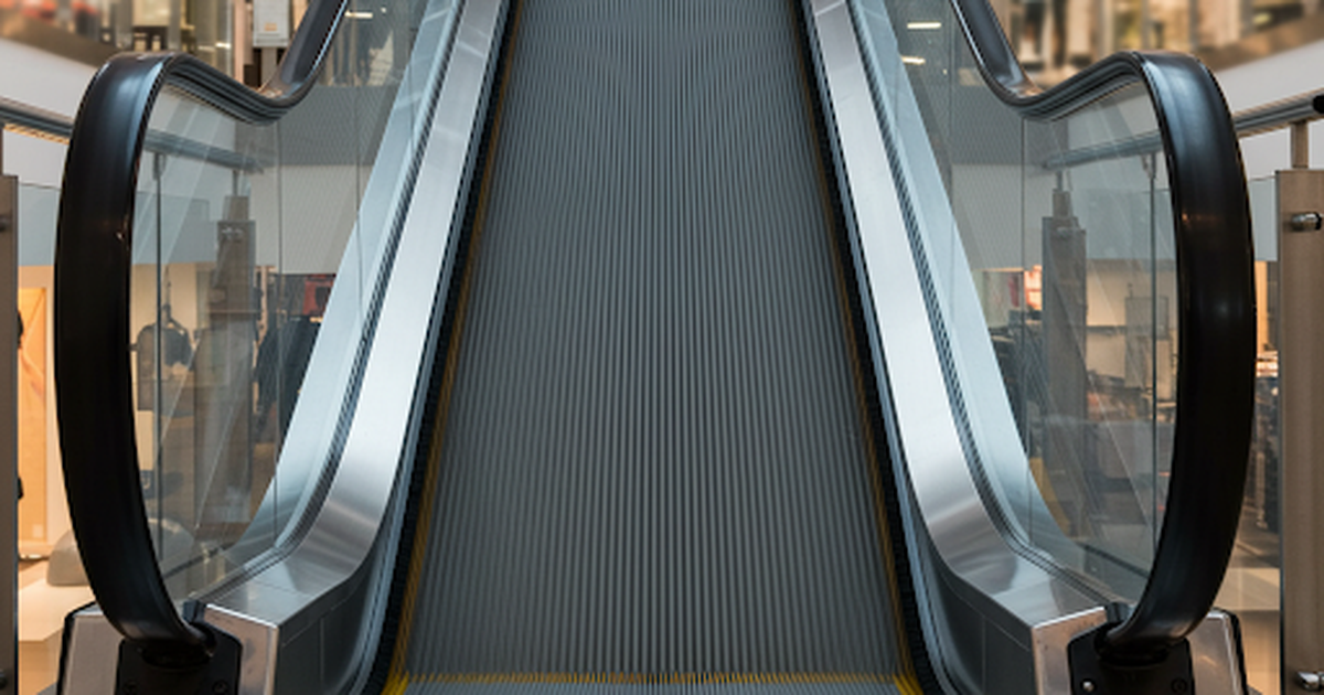 Be careful when taking the escalator to avoid accidents.