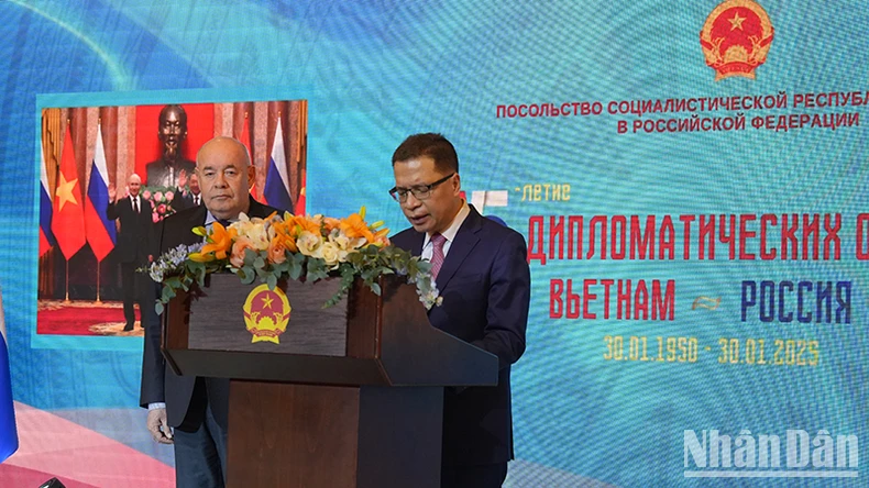 Célébration des 75 ans de relations diplomatiques entre le Vietnam et la Fédération de Russie