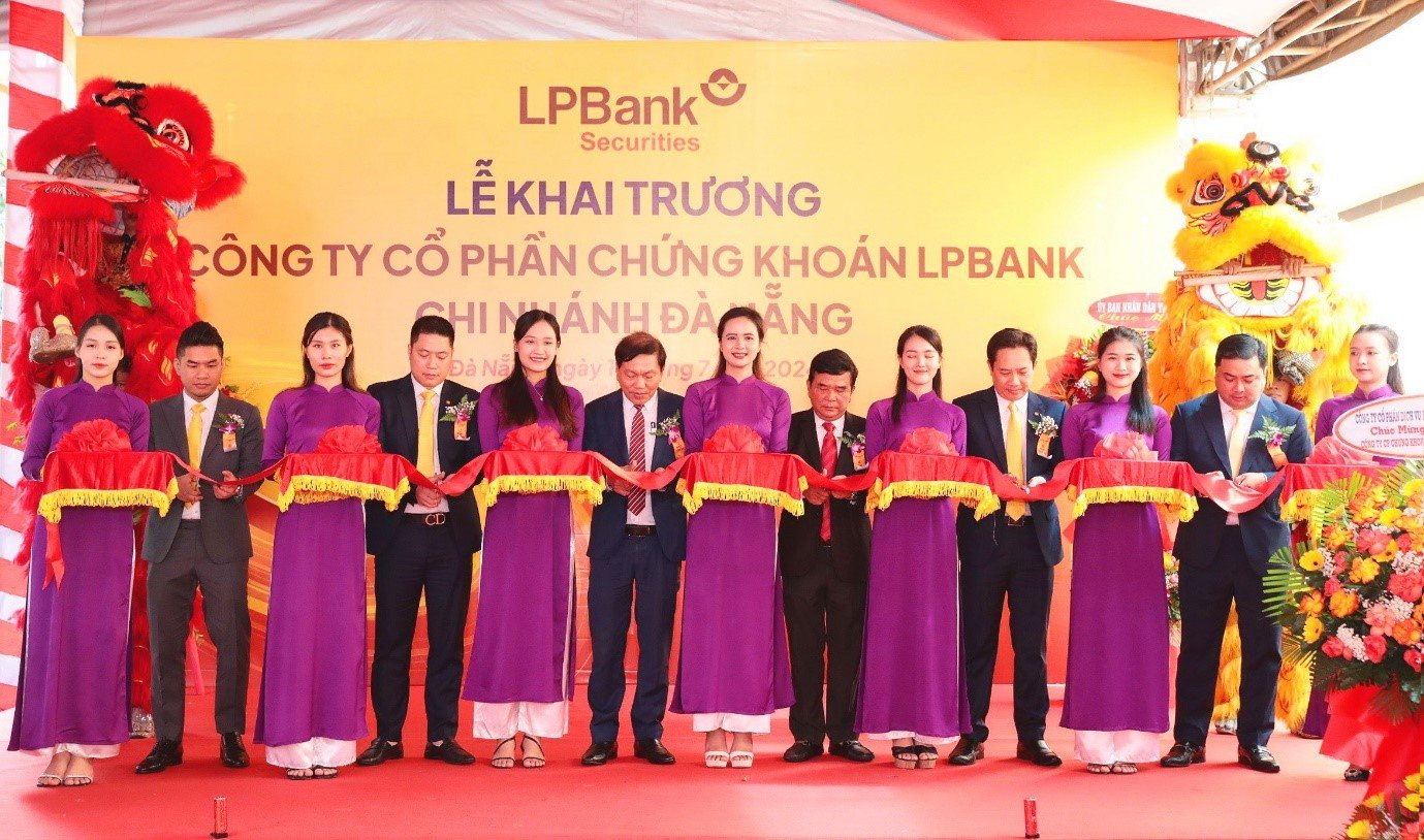 LPBank Securities abre sucursal en Da Nang, el primer paso de una campaña de cobertura de marca a nivel nacional