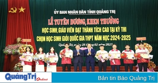 Khen thưởng học sinh và giáo viên đạt thành tích cao tại Kỳ thi chọn học sinh giỏi quốc gia THPT năm học 2024-2025