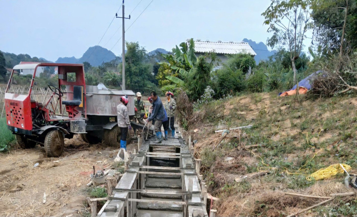 Contractor for irrigation projects in Van Quan district