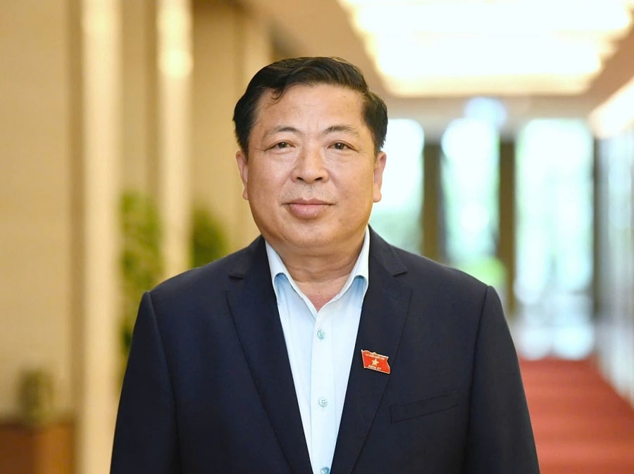 Mr. Tran Hong Minh - Member of the Party Central Committee was approved by the National Assembly to hold the position of Minister of Construction after the merger of the Ministry of Construction and the Ministry of Transport.