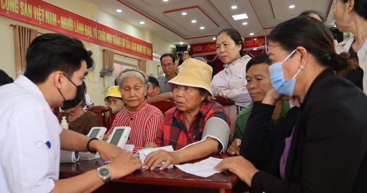 Free medical examination and health consultation for nearly 200 people in Binh Phuoc