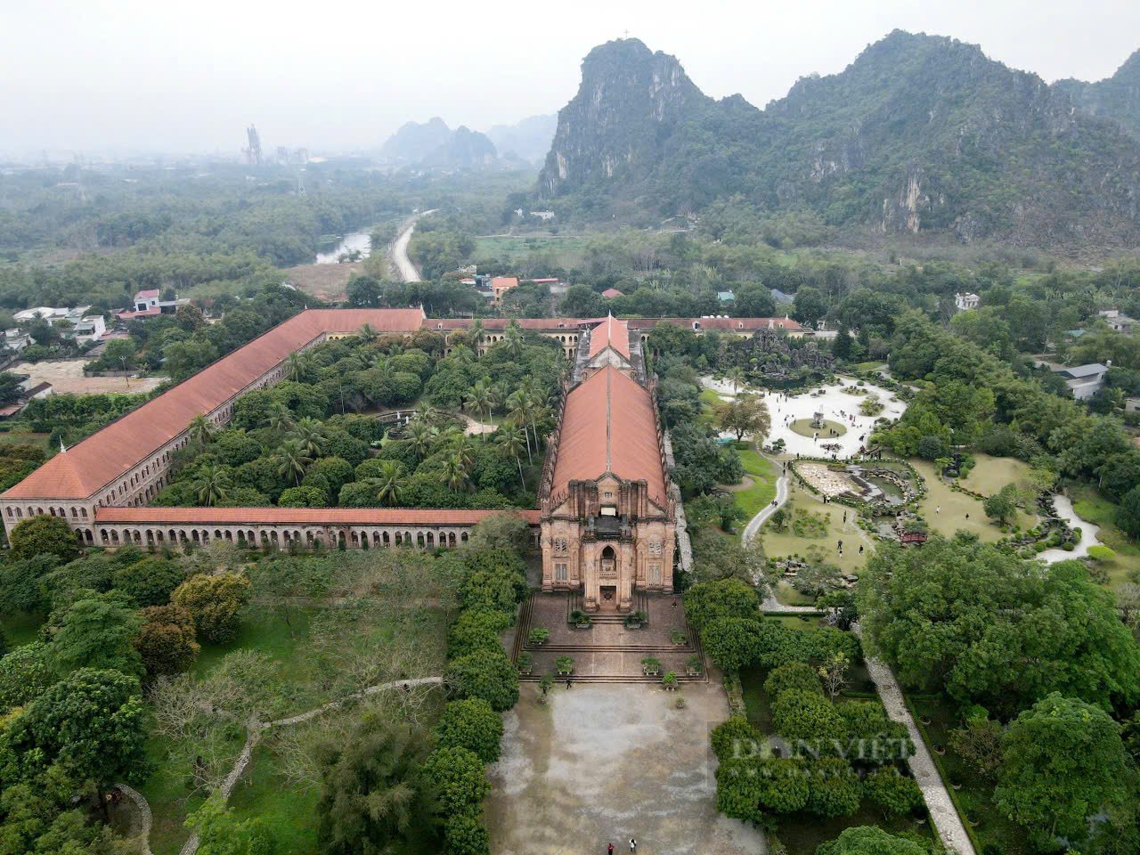 Đan viện Châu Sơn ở Ninh Bình có vẻ đẹp lãng mạn như phim châu Âu - Ảnh 1.