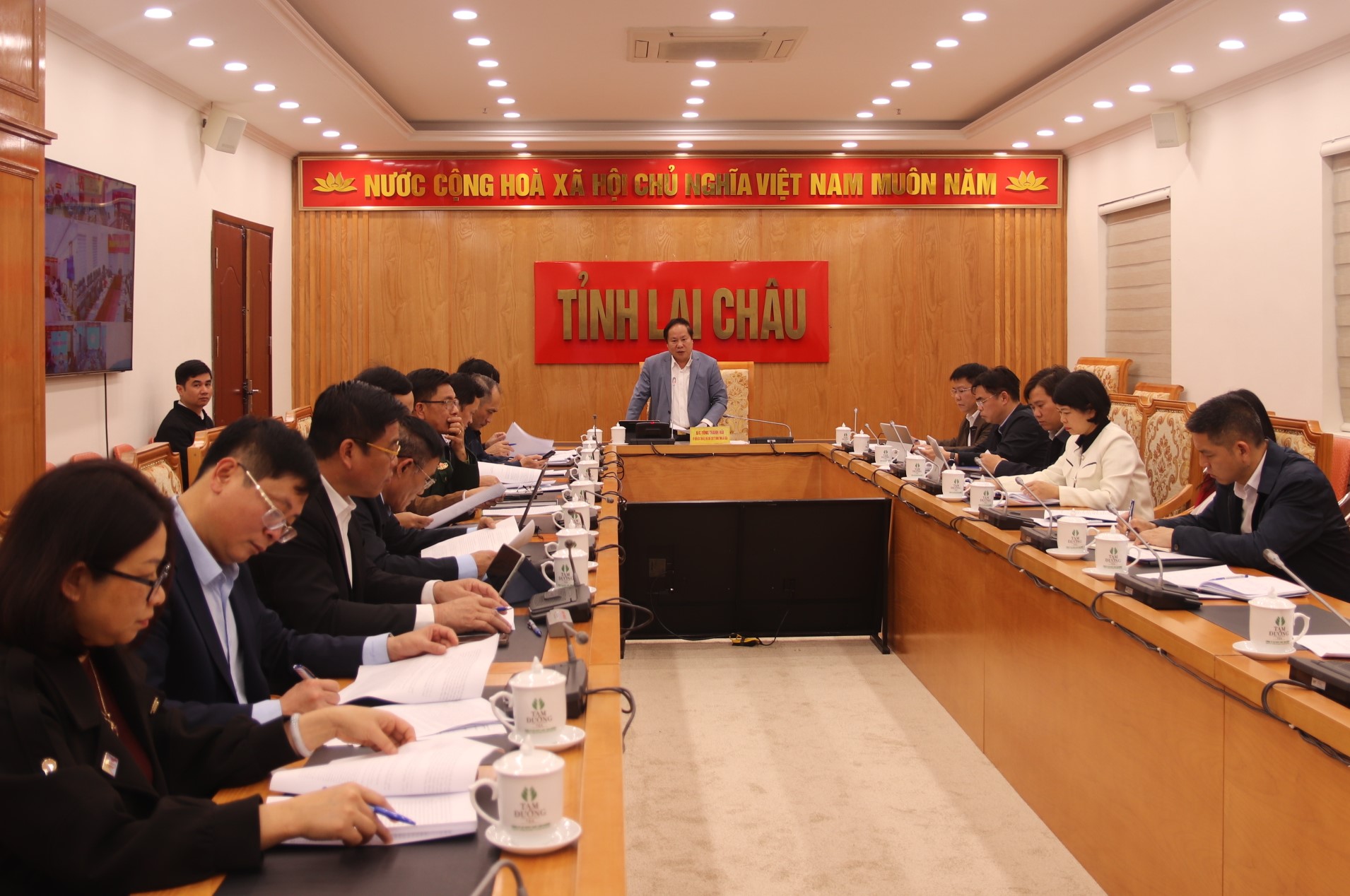 Lai Chau Province Tourism Development Steering Committee meets to deploy tasks for 2025