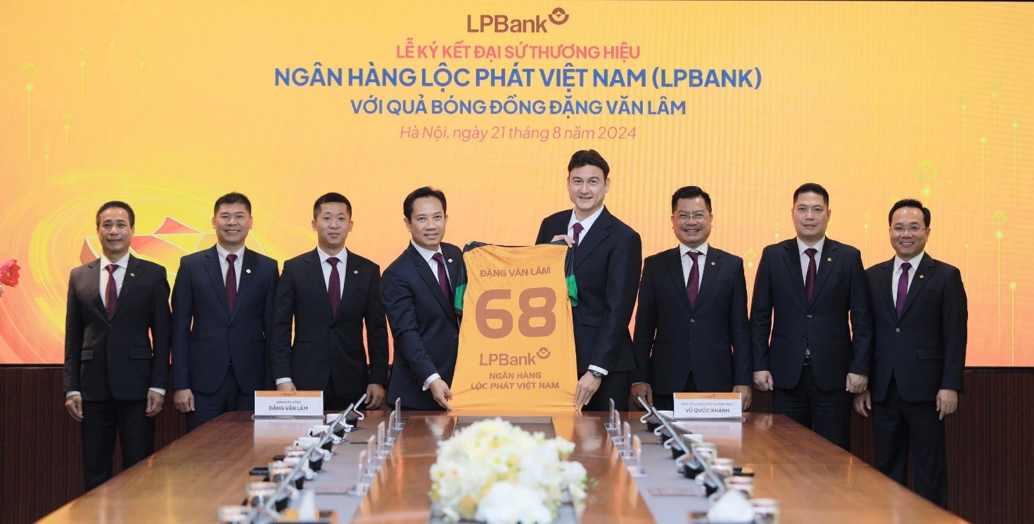 Thủ môn hàng đầu Việt Nam Đặng Văn Lâm được LPBank lựa chọn làm Đại sứ thương hiệu