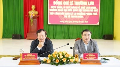 Bí thư Thành ủy Lê Trường Lưu tiếp công dân tại phường Phong Phú