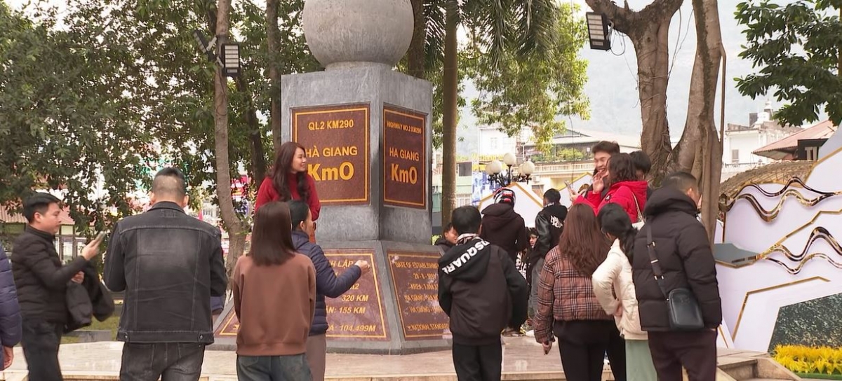 Ha Giang City attracts many tourists during Lunar New Year holiday 2025