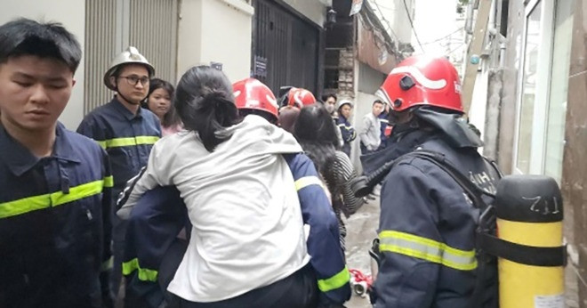 하노이 모텔 화재에 갇힌 7명 구조