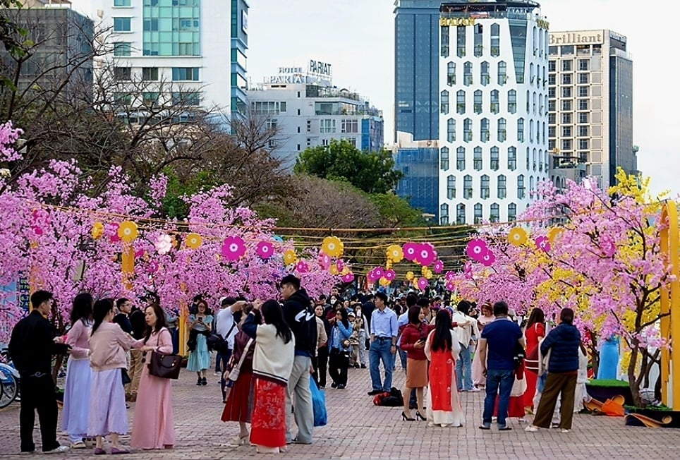 Da Nang: el turismo y el número de visitantes aumentan drásticamente en 2025