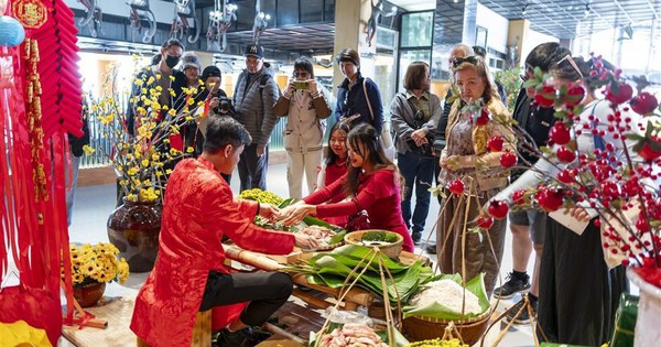 The whole country is expected to welcome and serve 12.5 million tourists during the Lunar New Year.