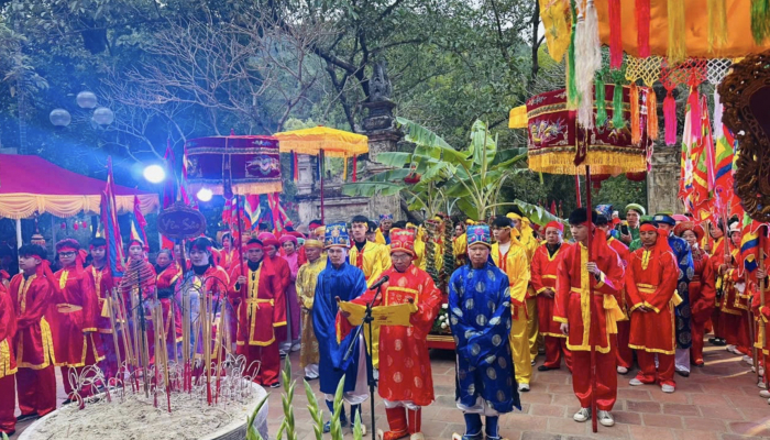 Tausende Touristen kommen zum Gióng-Fest im Sóc-Tempel