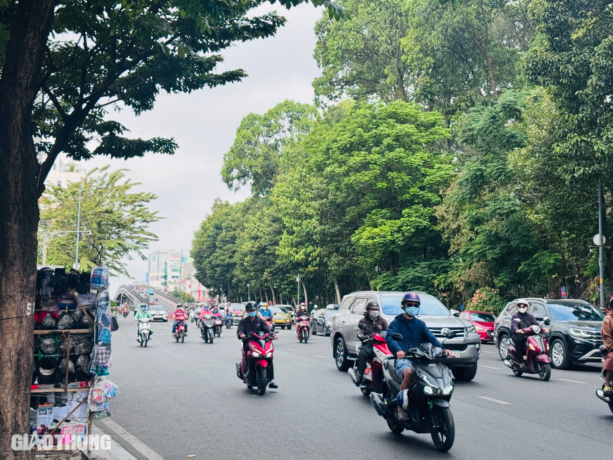 Đường phố TP.HCM thông thoáng trong ngày đầu tiên người dân đi làm sau kỳ nghỉ Tết- Ảnh 8.