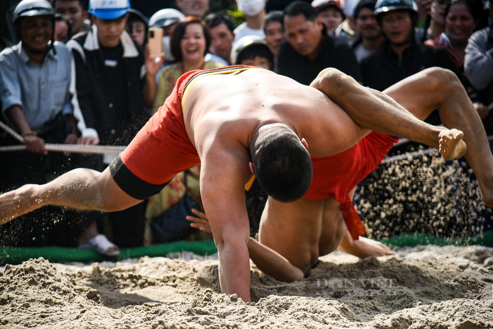 Tưng bừng hội vật có truyền thống hàng trăm năm ở Huế- Ảnh 12.