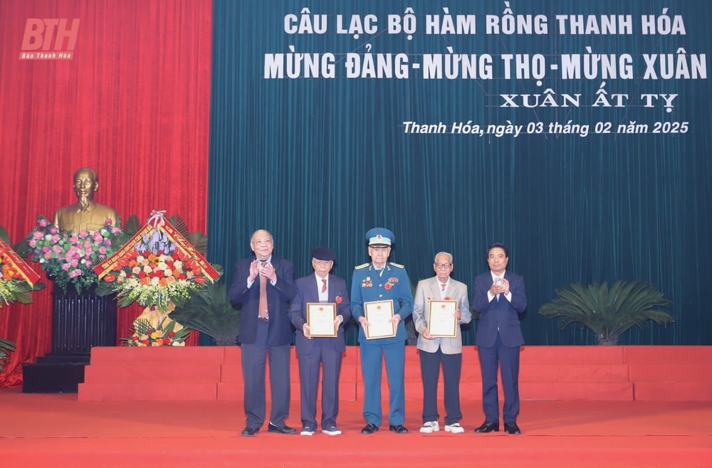 Câu lạc bộ Hàm Rồng “Mừng Đảng - Mừng thọ - Mừng xuân”