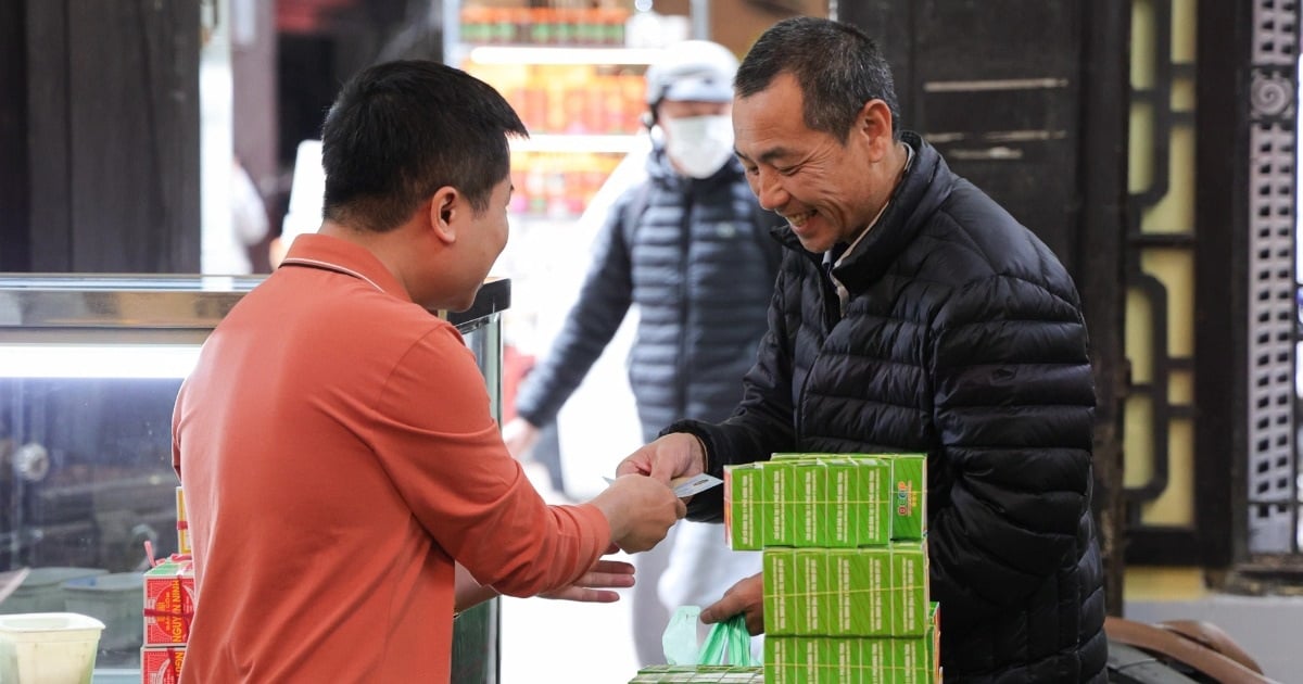 Quán bánh cốm Nguyên Ninh mở lại sau một tháng đóng cửa