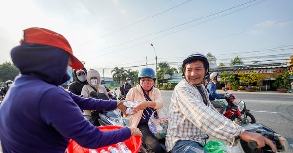 អំណោយដ៏កក់ក្តៅសម្រាប់ប្រជាជនដែលត្រឡប់មកទីក្រុងហូជីមិញវិញដើម្បីប្រកបរបរចិញ្ចឹមជីវិត