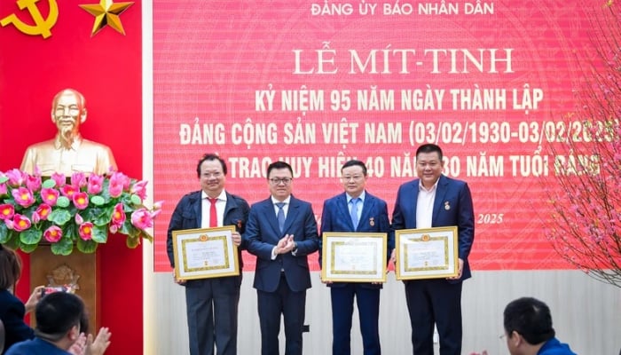 Báo Nhân Dân tổ chức mít-tinh kỷ niệm 95 năm Ngày thành lập Đảng