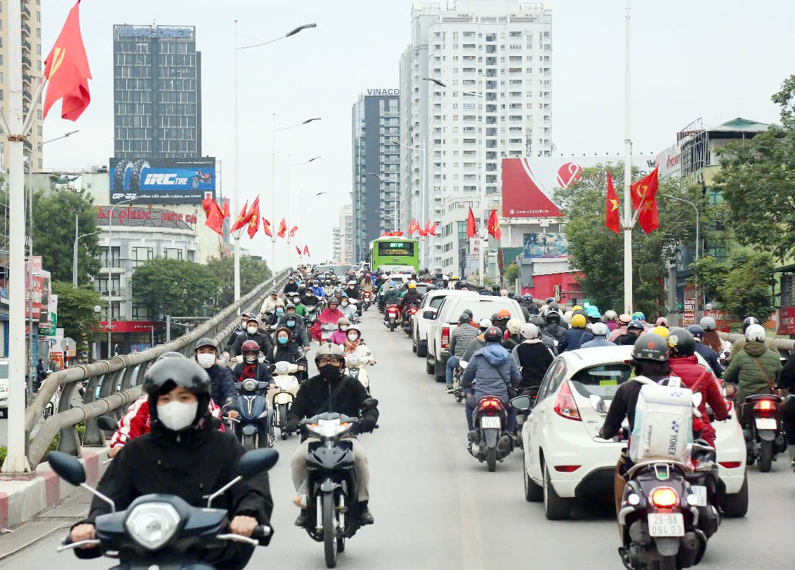 Nhiều tuyến đường thông thoáng trong ngày đầu đi làm ảnh 8