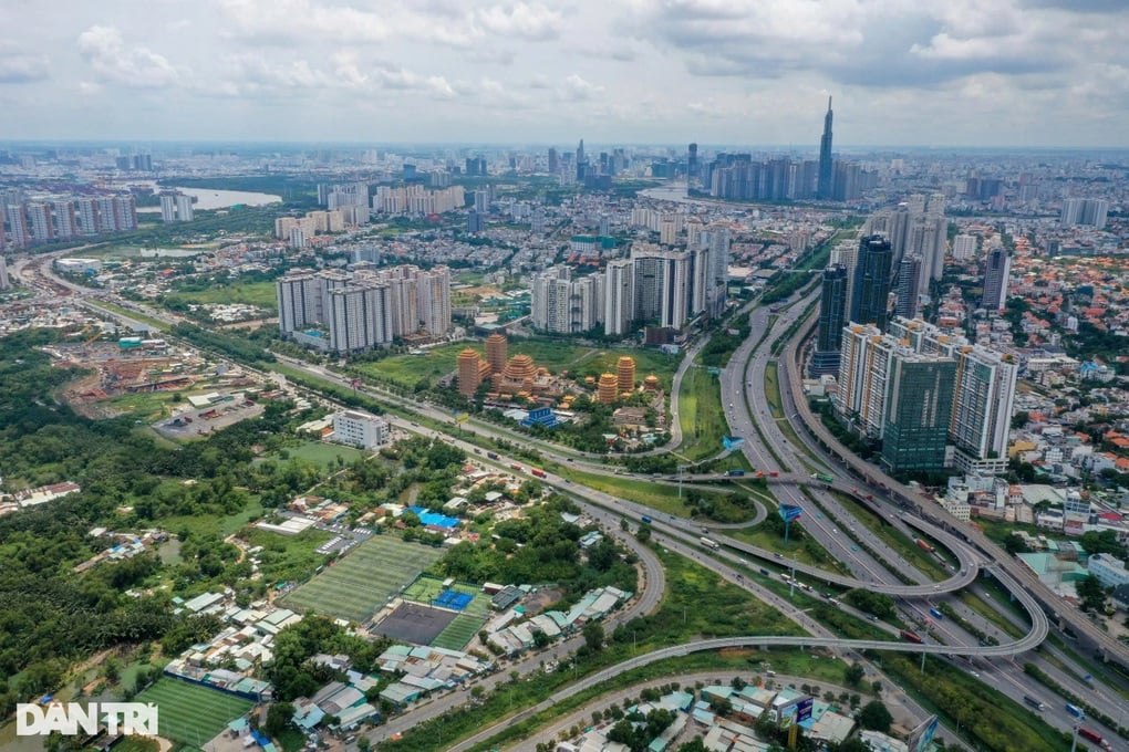 Bất động sản rộn ràng đón chu kỳ mới, hội tụ loạt động lực tăng trưởng - 1