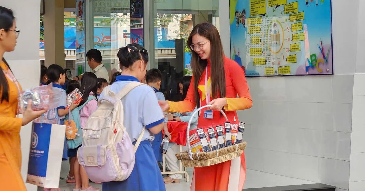 Ce matin, les élèves de Ho Chi Minh Ville ont repris le chemin de l'école, où d'autre est-il encore en vacances du Têt ?