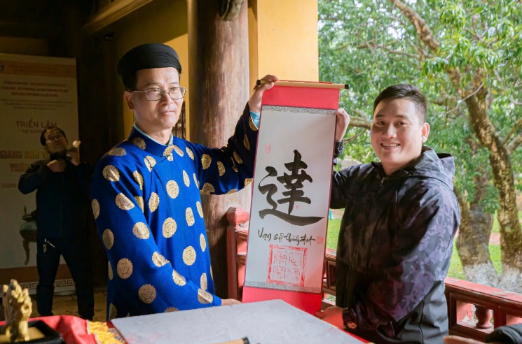 at present, the hau neu new year opening ceremony at the royal palace of hue picture 3