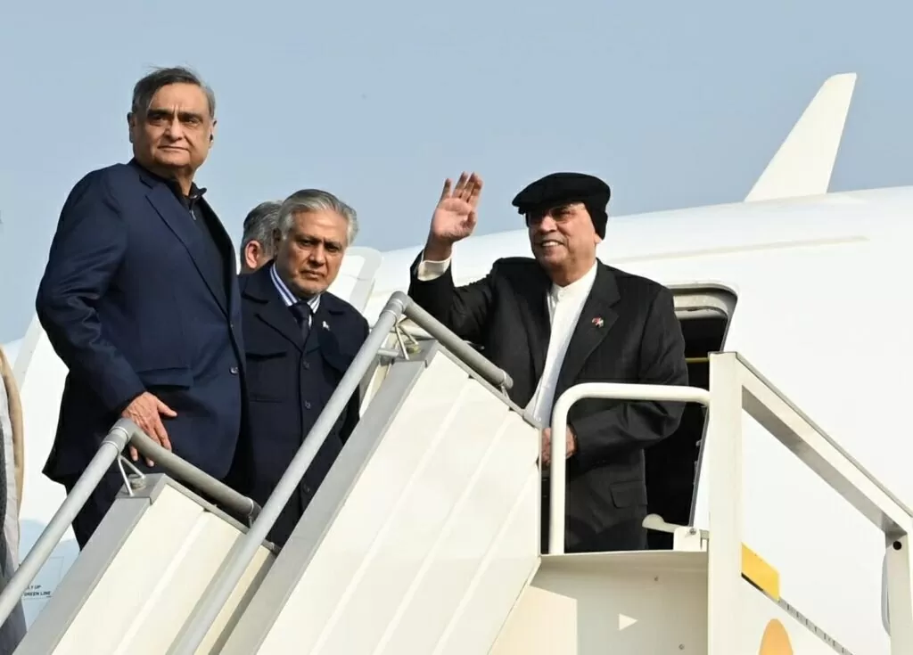 Tổng thống Pakistan Asif Ali Zardari bắt đầu chuyến thăm Trung Quốc từ hôm nay 4/2. (Nguồn: APP)