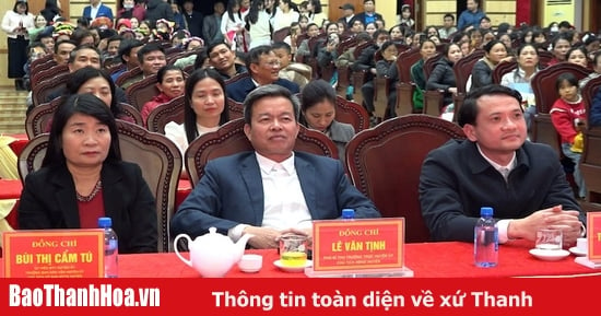 เทศกาลศิลปะมวลชน Vinh Loc เฉลิมฉลองเทศกาลและฤดูใบไม้ผลิ