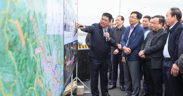 National Assembly delegation surveys Lao Cai - Hanoi railway project