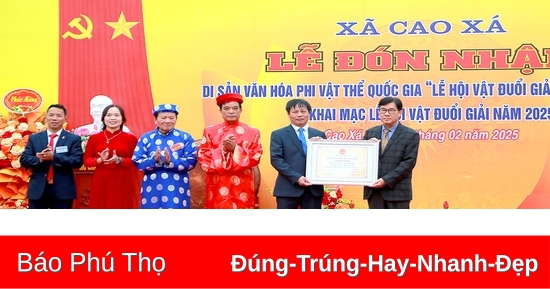 Ceremony to receive the National Intangible Cultural Heritage "Wrestling Festival at Vinh Mo Communal House"