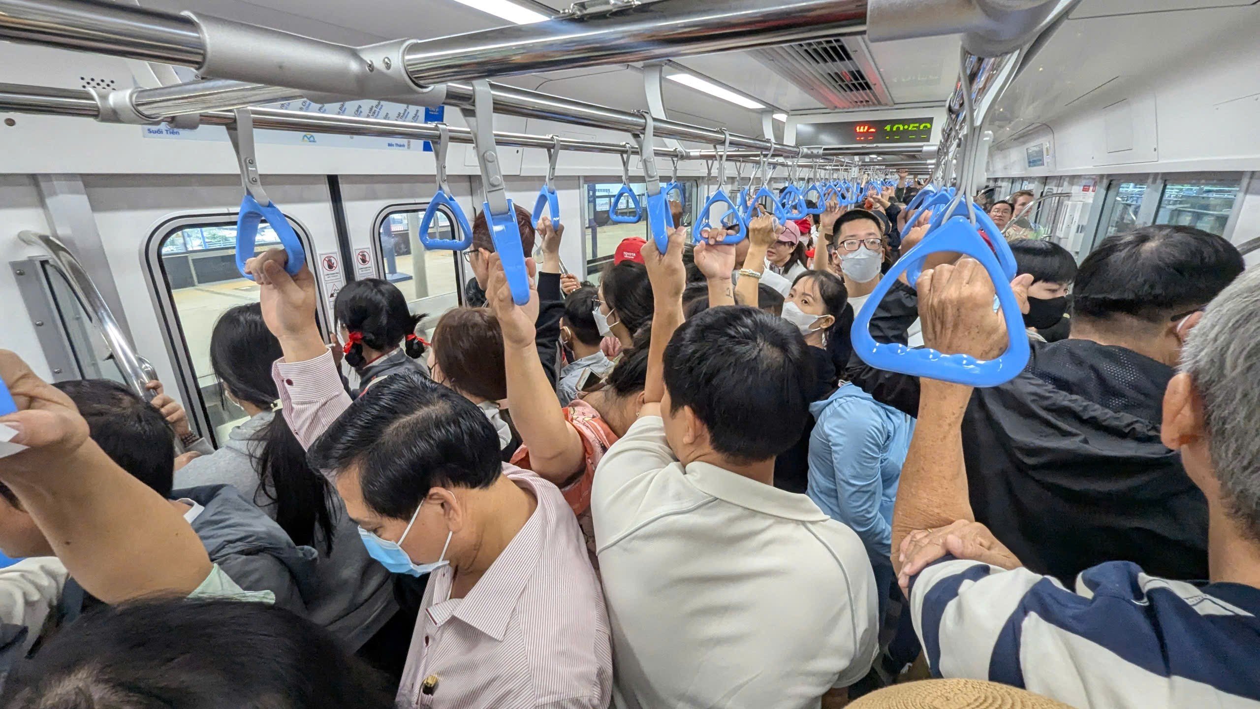 Metro số 1 thu gần 12 tỷ đồng trong 10 ngày Tết- Ảnh 3.