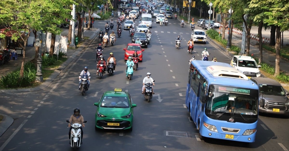 ภาพวันแรกที่ประชาชนกลับมาทำงานในนครโฮจิมินห์