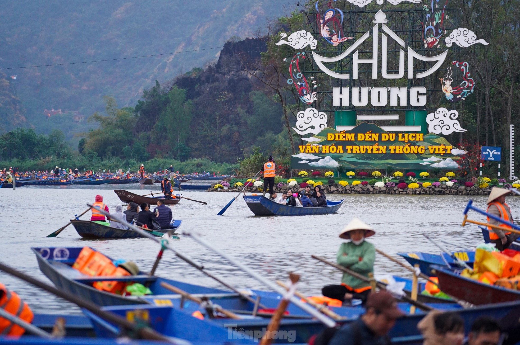 Hết cảnh chen lấn, xô đẩy vào chùa Hương ảnh 6