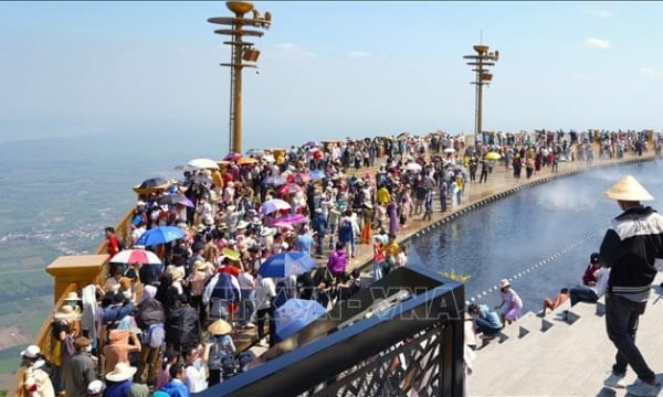 Tourism grows strongly with 12.5 million domestic visitors during Tet At Ty