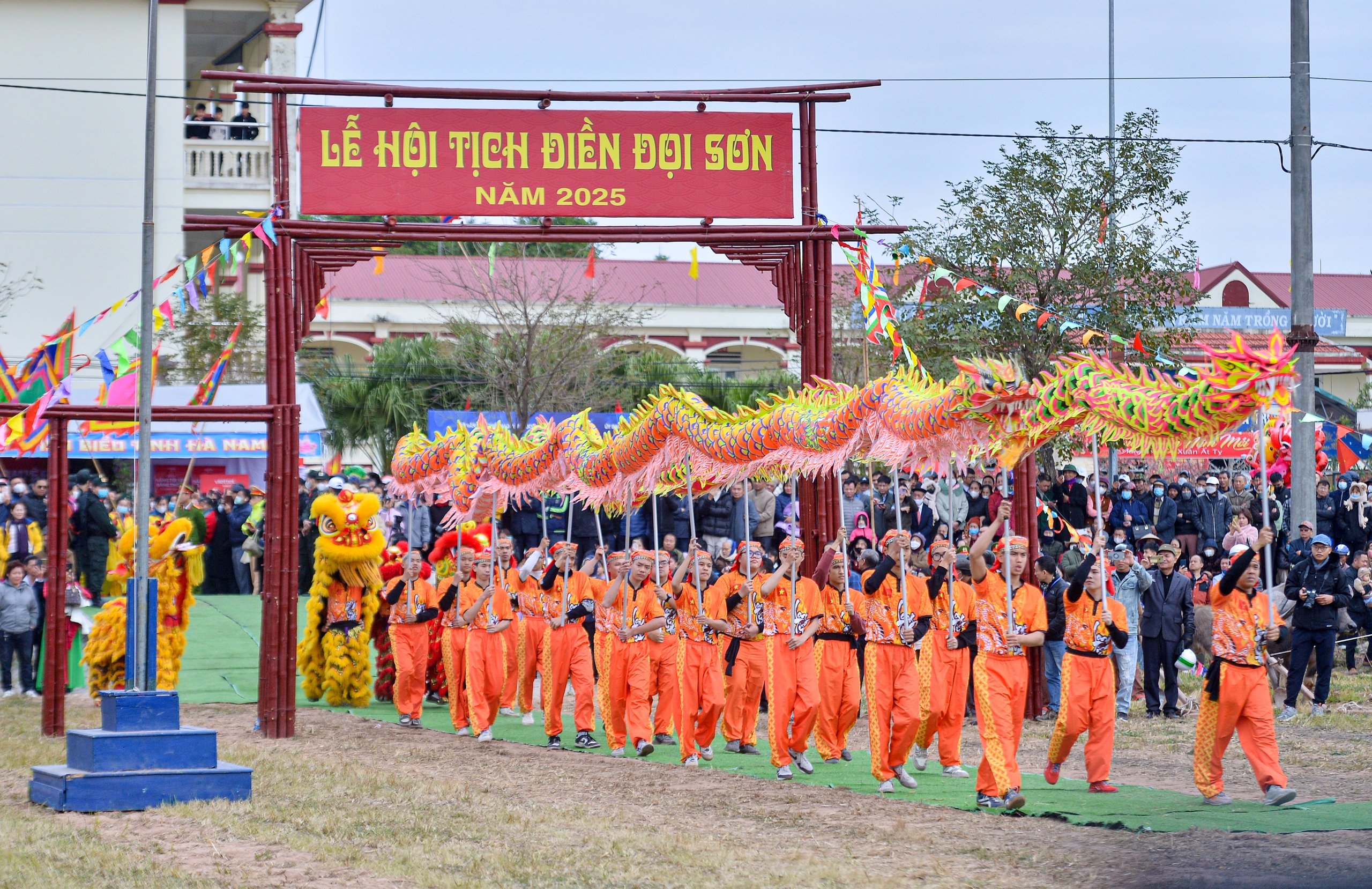 Bô lão 75 tuổi 6 năm làm 'vua đi cày'- Ảnh 1.