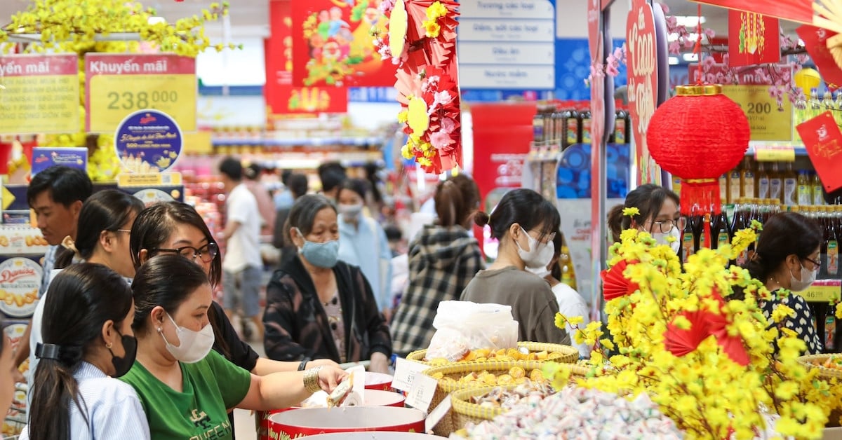 Les habitants de Ho Chi Minh-Ville dépensent plus pour les achats du Têt que l'année dernière