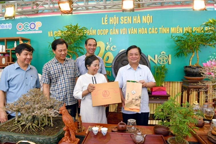 Hanoi grants 108 OCOP products 4-star certification