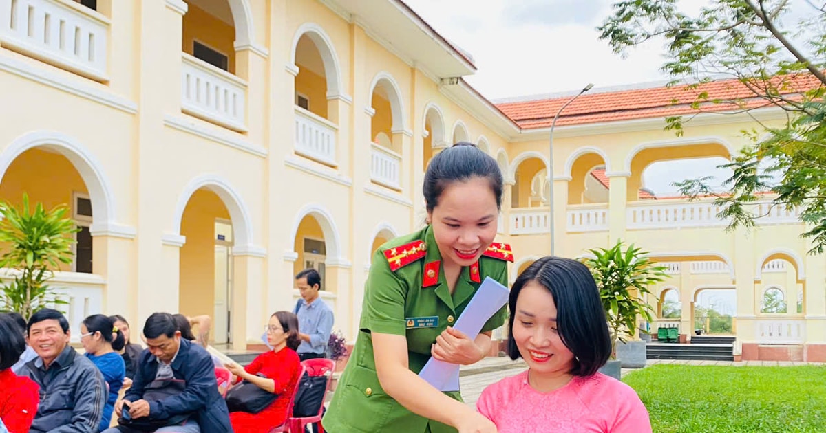 Quang Nam mettra en place une équipe d'inspection hebdomadaire pour mettre en œuvre la transformation numérique.