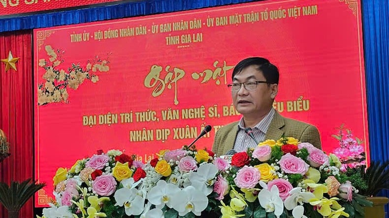 Gia Lai: Gặp mặt đại diện trí thức, văn nghệ sĩ, báo chí tiêu biểu đầu Xuân 2025 ảnh 2