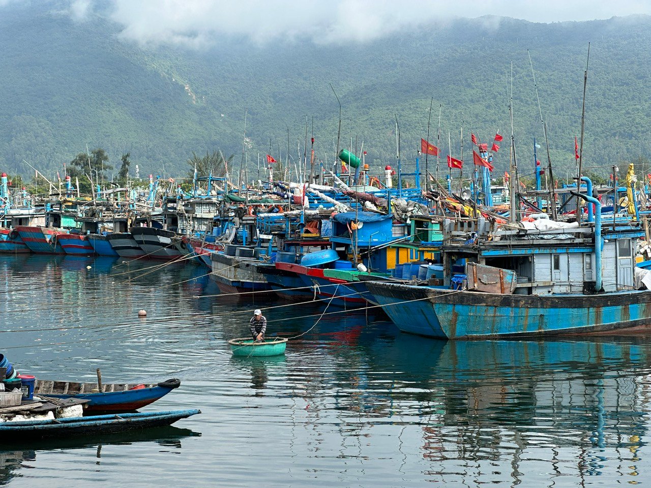 Community joins hands to protect aquatic resources