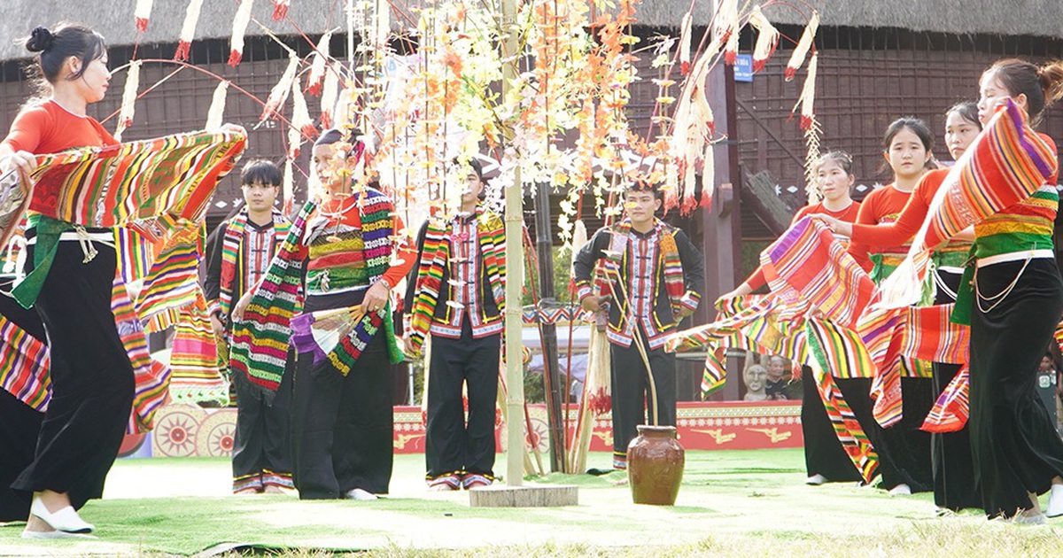 Le festival le plus unique du peuple thaïlandais parcourt des milliers de kilomètres jusqu'à Kon Tum