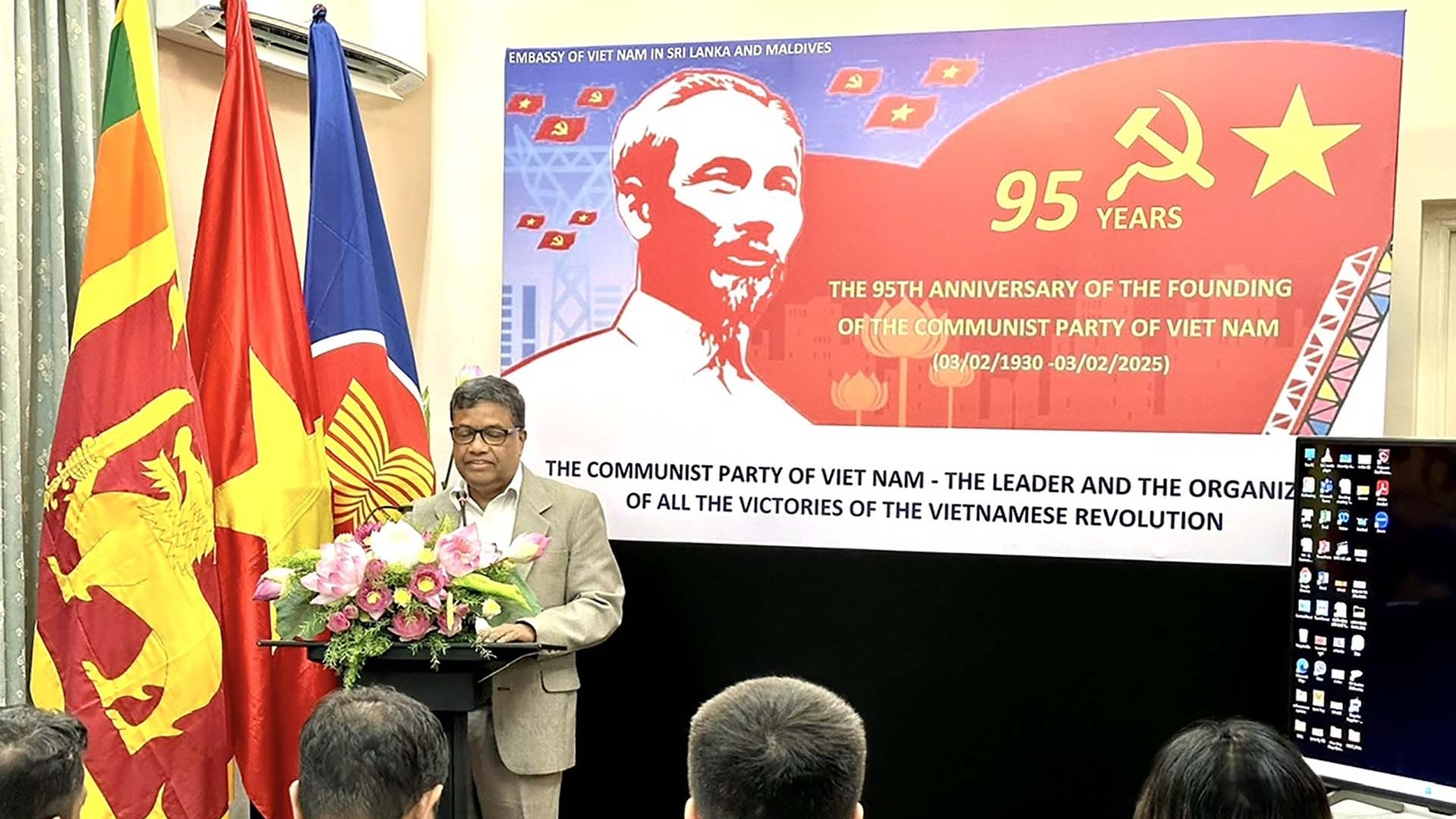 Sri Lanka is impressed and supports Vietnam on the path of building socialism.